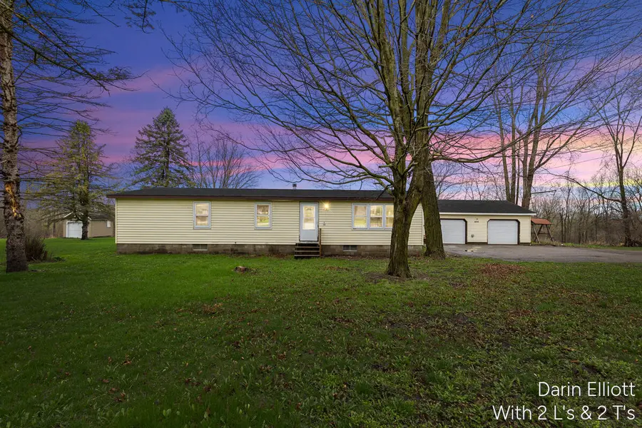 400 W Bridge ST, Lyons Vlg-lyons Twp, MI 48851