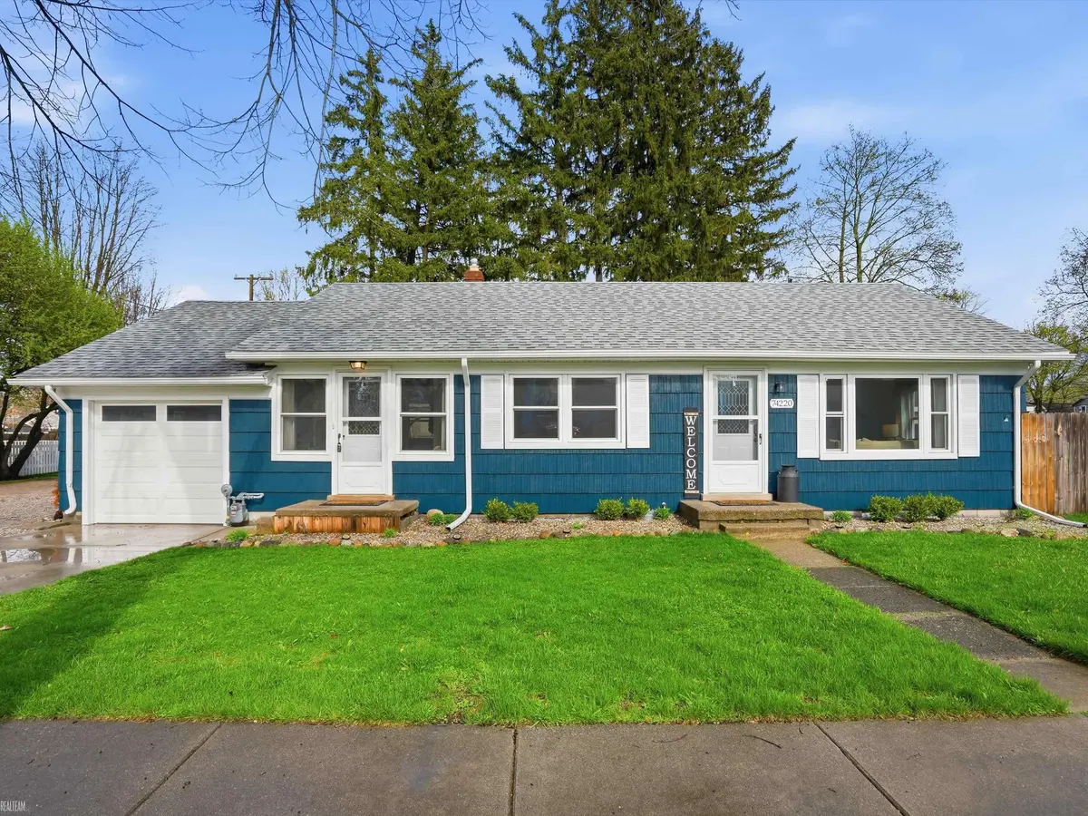 74220 1st ST, Armada, MI 48005