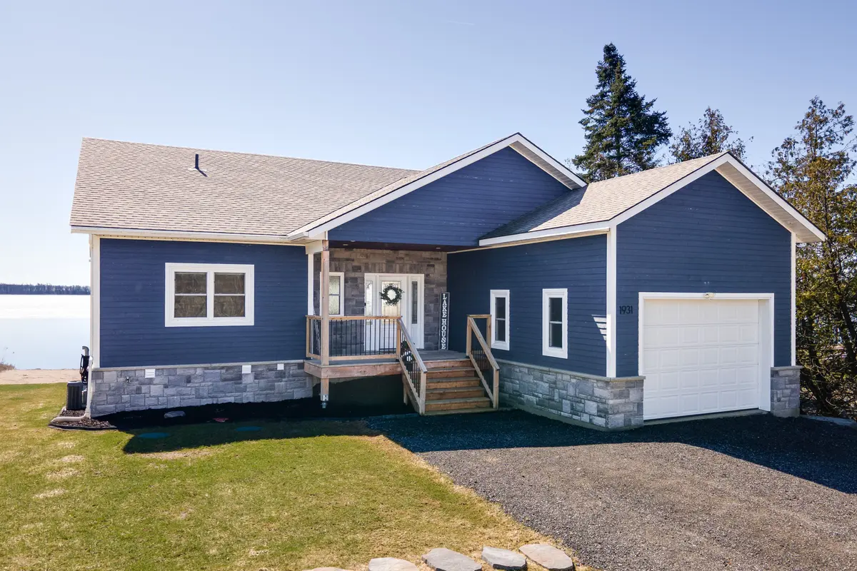 1931 Woods Bay RD, Severn, ON L3V 0V7