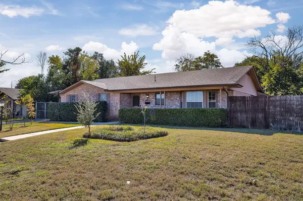 4912 Southwest Boulevard, Fort Worth, TX 76116