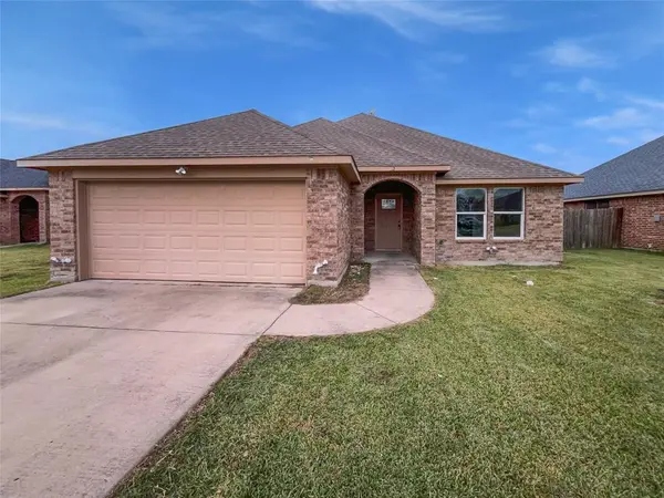 112 Halifax Circle, Palmer, TX 75152