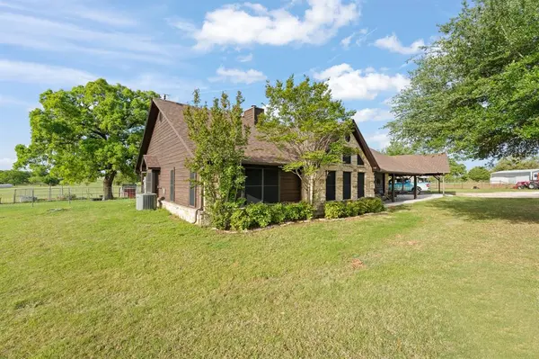 1366 Hcr 1414, Covington, TX 76636