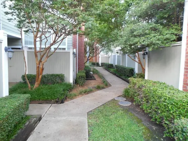 6220 Bentwood Trail #1202, Dallas, TX 75252