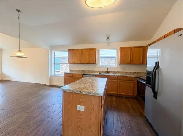 2563 Taos Drive, Grand Prairie, TX 75051