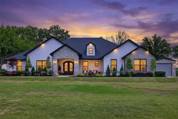 2044 Canyon Lake Road, Wills Point, TX 75169