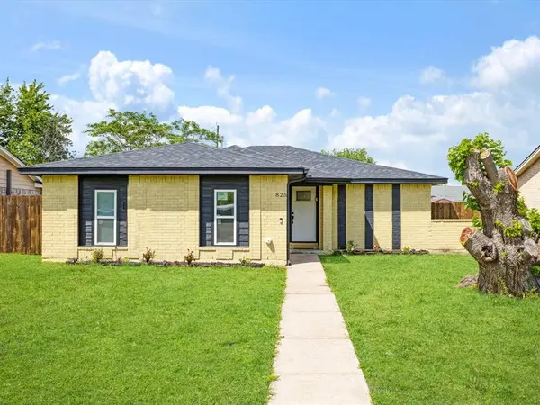 825 Cherry Hills Drive, Lancaster, TX 75134