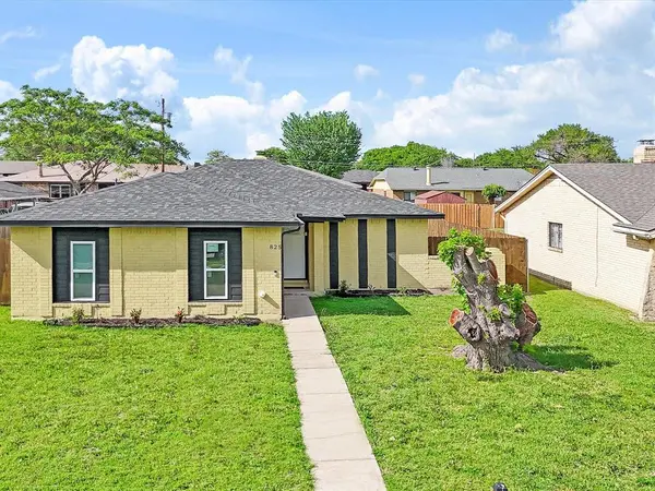 825 Cherry Hills Drive, Lancaster, TX 75134