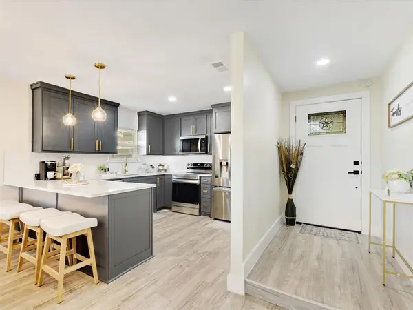 825 Cherry Hills Drive, Lancaster, TX 75134