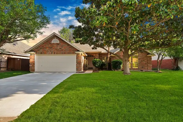 1213 Concho Drive, Benbrook, TX 76126