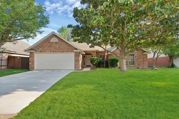 1213 Concho Drive, Benbrook, TX 76126
