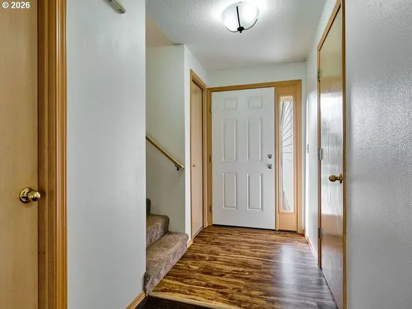 1048 BIRCHWOOD DR, Oregon City, OR 97045