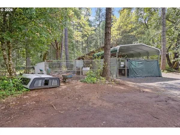 461 STAGE STOP DR, Cave Junction, OR 97523