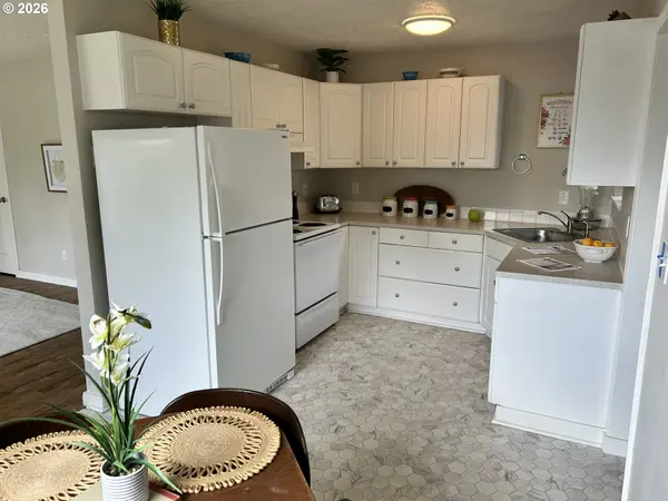 8705 SE PARDEE ST, Portland, OR 97266