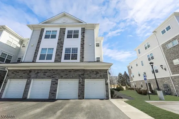 17 Veterans Way,  Morris Plains Boro,  NJ 07950