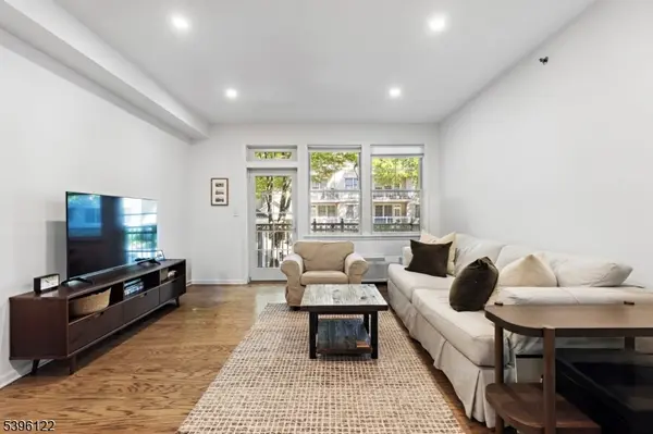 4 Constellation Pl 101 #101,  Jersey City,  NJ 07305