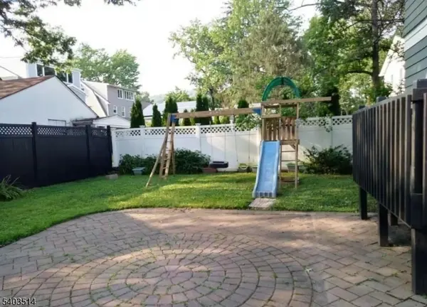 525 Wyoming Ave, Millburn Twp., NJ 07041