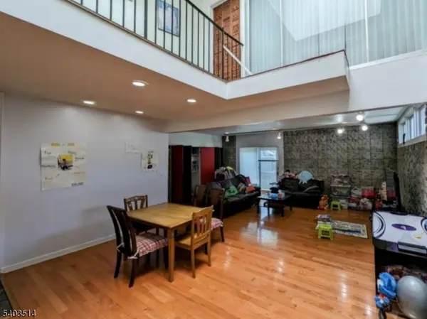 525 Wyoming Ave, Millburn Twp., NJ 07041