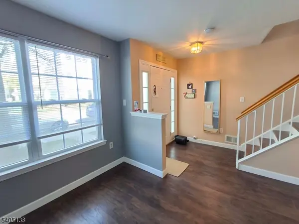 16 Puchala Dr, Sayreville Boro, NJ 08859