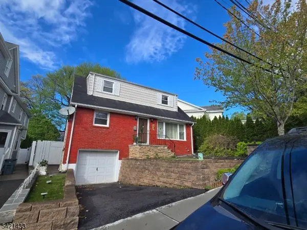 54 Austin St, Ridgefield Park Village, NJ 07660