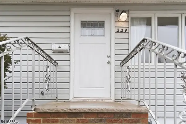 229 Hillcrest Ter, Roselle Boro, NJ 07203