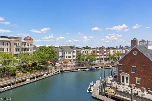 205-32 Shearwater Ct #32, Jersey City, NJ 07305