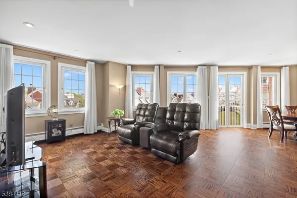 205-32 Shearwater Ct #32, Jersey City, NJ 07305