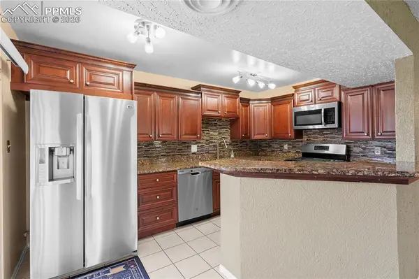 3043 E Fountain BLVD, Colorado Springs, CO 80910