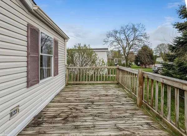 3606 Pinoak ST, Clarkston, MI 48348