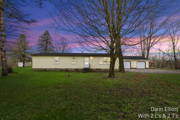 400 W Bridge ST, Lyons Vlg-lyons Twp, MI 48851