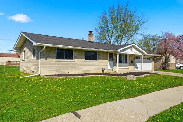 34573 Chope PL, Macomb Twp, MI 48035