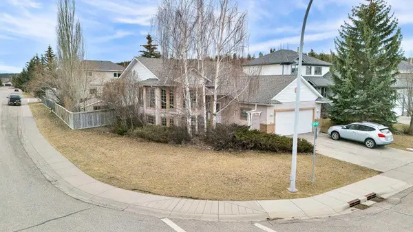 27 Bow WAY, Cochrane, AB T4C1N1