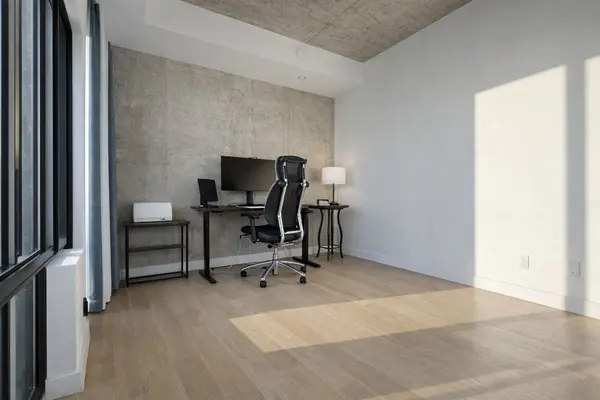 111 Bathurst ST #1502, Toronto C01, ON M5V 0M9