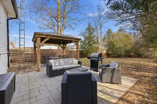 345 Highgate AVE, Oshawa, ON L1G 7G1