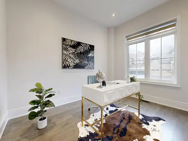 46 Scrivener DR, Aurora, ON L4G 0Y8