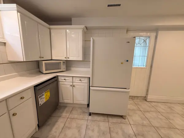 103 Wigwoss DR, Vaughan, ON L4L 2P9