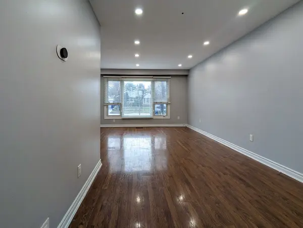 7 Burbank Pl PL #MAIN, Barrie, ON L4M 2S8