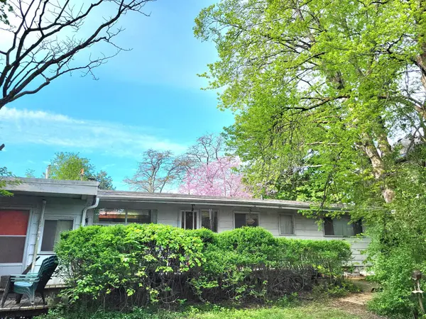 2441 Old Carriage RD, Mississauga, ON L5C 1Y6