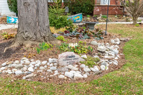 15 Twenty-Seventh ST, Toronto W06, ON M8W 2X2