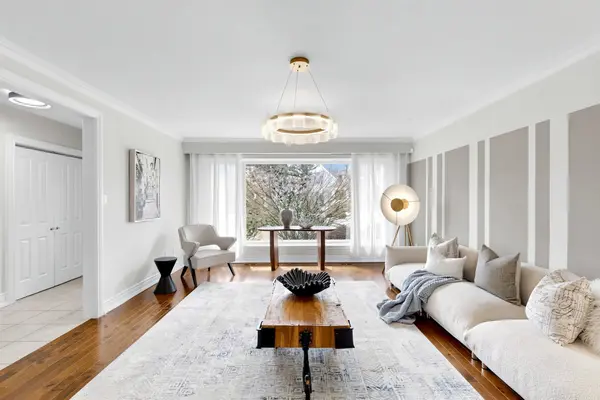 261 Pinehurst DR, Oakville, ON L6J 4X2