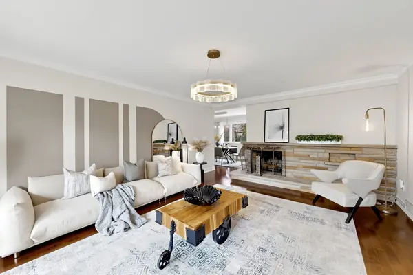 261 Pinehurst DR, Oakville, ON L6J 4X2