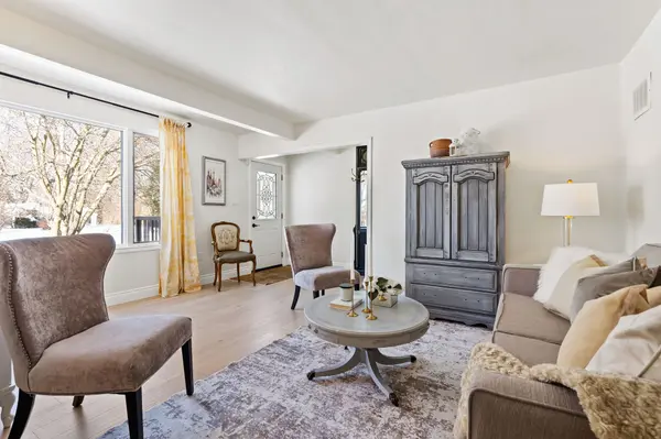 148 Lakeshore RD, St. Catharines, ON L2N 2V1