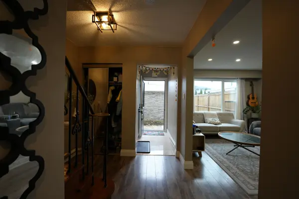 8 Ralgreen CRES, Kitchener, ON N2M 1T9