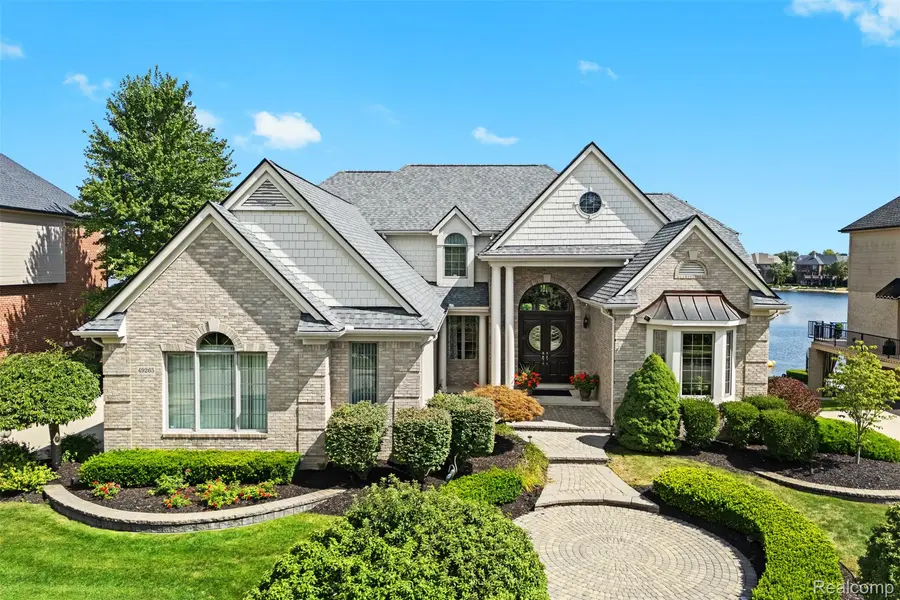 49265 Parkshore CT, Northville Township, MI 48168