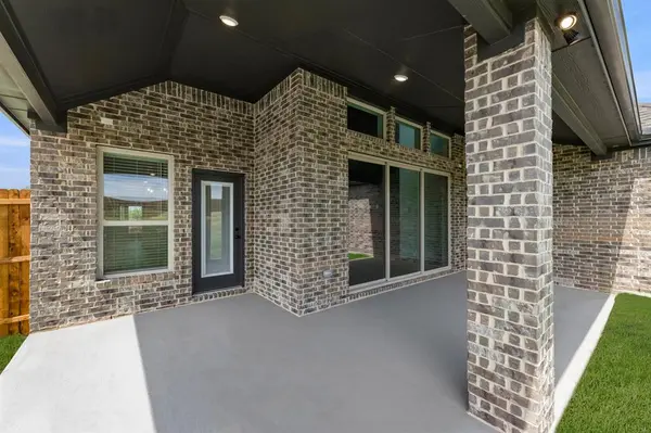 210 Cheyenne Mountain Drive, Ovilla, TX 75154