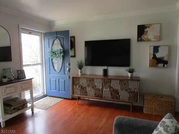 345 Redmont Rd, North Plainfield Boro, NJ 07063