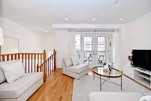 77 Benjamin Hood CRES, Vaughan, ON L4K 5M7