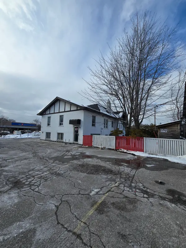 3825 Bloor ST W #bsmt, Toronto W08, ON M9B 1K9