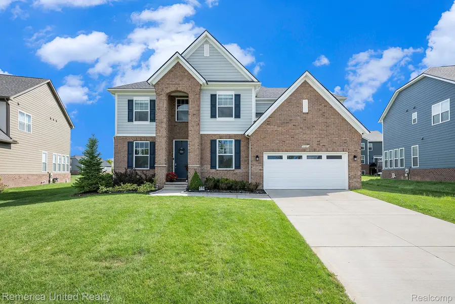 53213 Bay Laurel LN, Lyon Charter Township, MI 48178