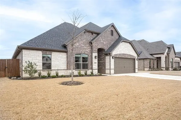 912 Meadow View Drive, Cleburne, TX 76033