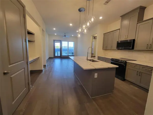 2700 Old Denton Road #1017, Carrollton, TX 75007